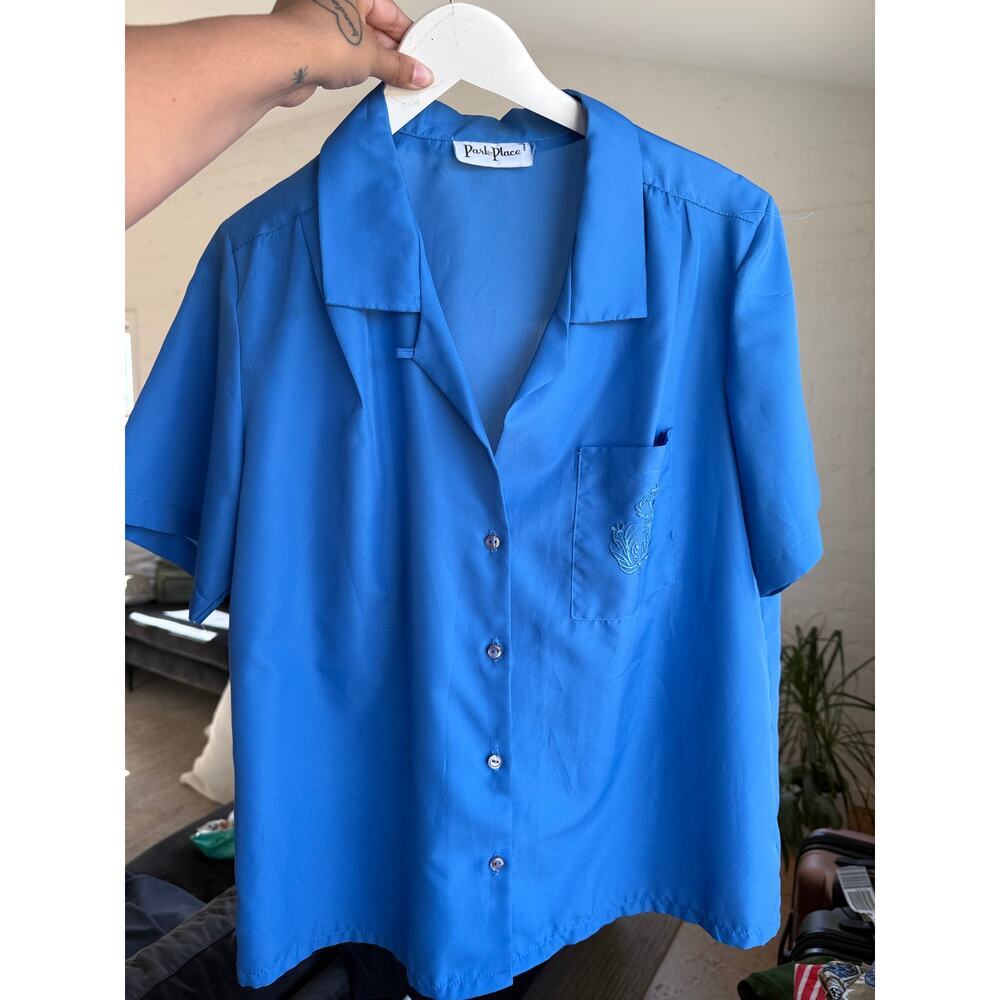Vintage Park Place Cornflower Blue Button Front Blouse Crest Pocket Large - Picture 4 of 5
